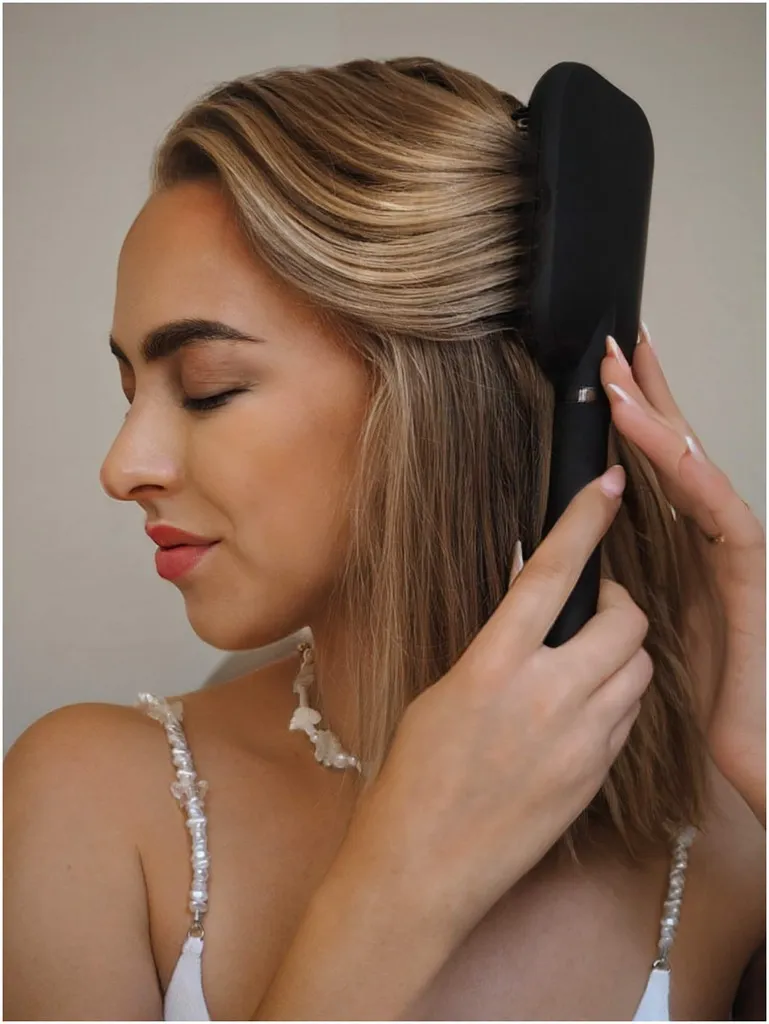 Bellody Patentierte Haarbürste mit Selbstreinigungsfunktion